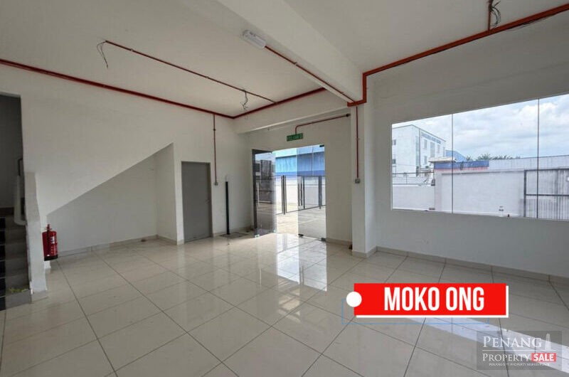 1.5 Storey Semi Detached Factory For Rent at Valdor
