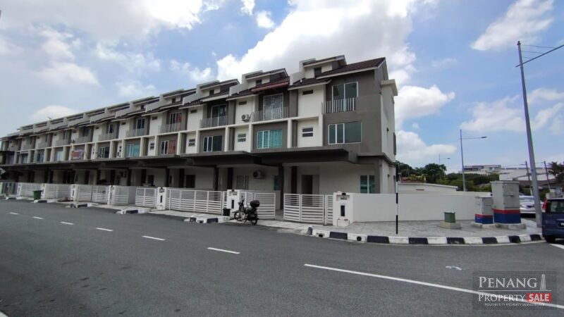 Lorong Mahsuri Bayan Baru 3 storey Terrace