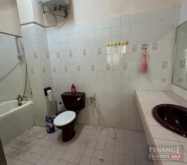 Villamas Condo Logan Road Georgetown 2500sf Freehold Ground floor
