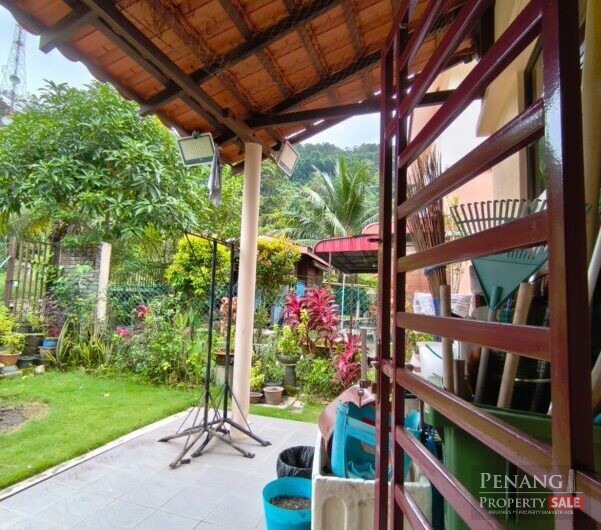 Gertak Sanggul, Penang Bungalow