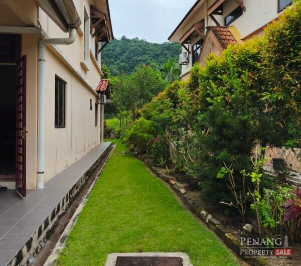 Gertak Sanggul, Penang Bungalow