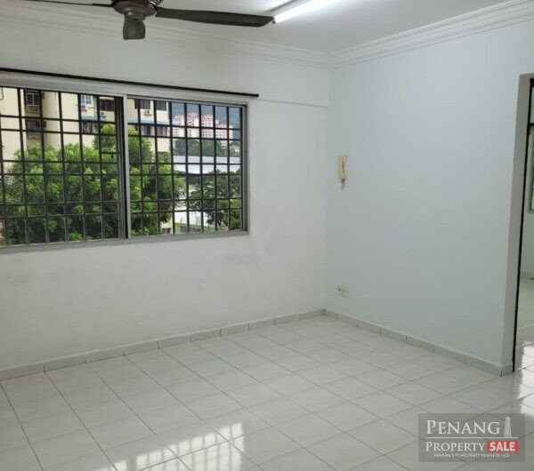 TAMAN PEKAKA APARTMENT FOR SALE, GOOD LCOATION, BESIDE LOTUS HYPERMARKET. FREEHOLD