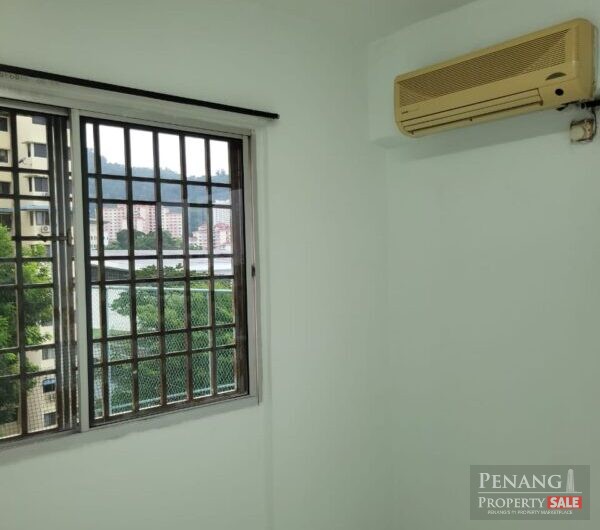TAMAN PEKAKA APARTMENT FOR SALE, GOOD LCOATION, BESIDE LOTUS HYPERMARKET. FREEHOLD