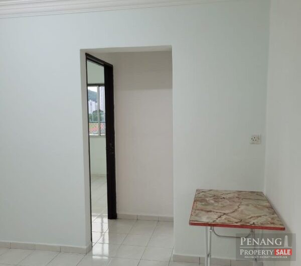 TAMAN PEKAKA APARTMENT FOR SALE, GOOD LCOATION, BESIDE LOTUS HYPERMARKET. FREEHOLD