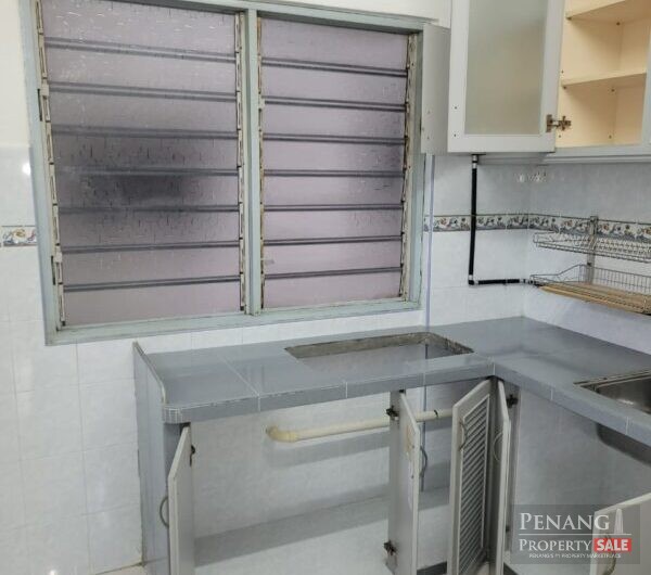 TAMAN PEKAKA APARTMENT FOR SALE, GOOD LCOATION, BESIDE LOTUS HYPERMARKET. FREEHOLD