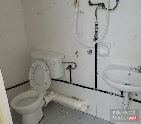 TAMAN PEKAKA APARTMENT FOR SALE, GOOD LCOATION, BESIDE LOTUS HYPERMARKET. FREEHOLD