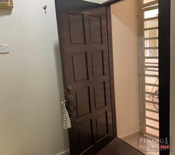 EMERALD PARK  APARTMENT @ TELUK KUMBAR FOR SALE. GOT LIFT. 2 CARPARK. VIEW NOW