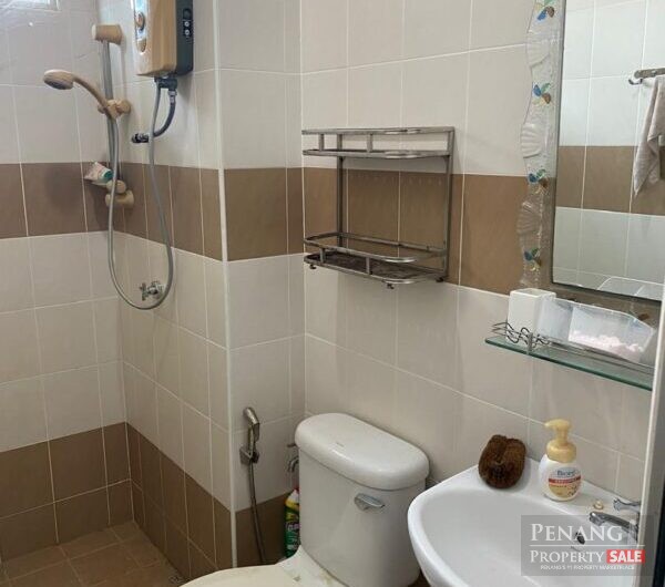 EMERALD PARK  APARTMENT @ TELUK KUMBAR FOR SALE. GOT LIFT. 2 CARPARK. VIEW NOW