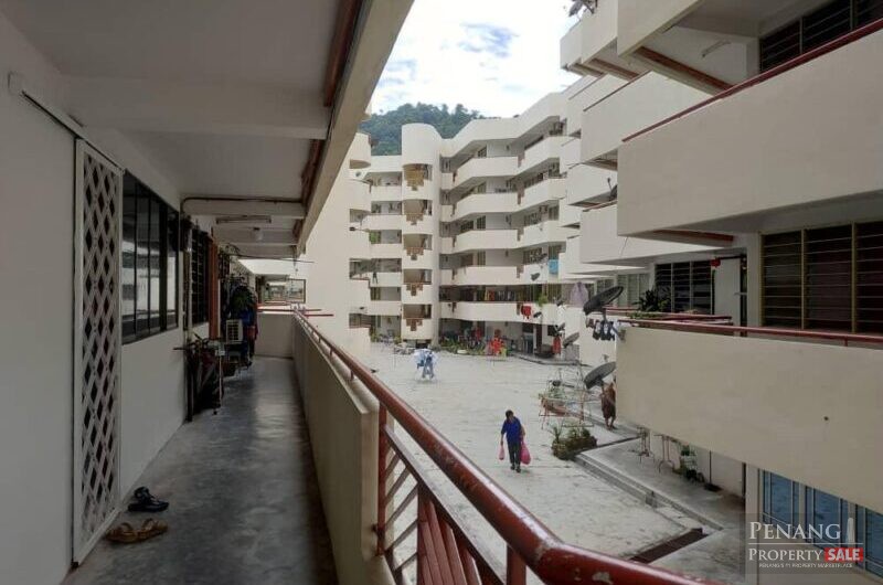 Stragetic location flat at Sungai Dua for sale