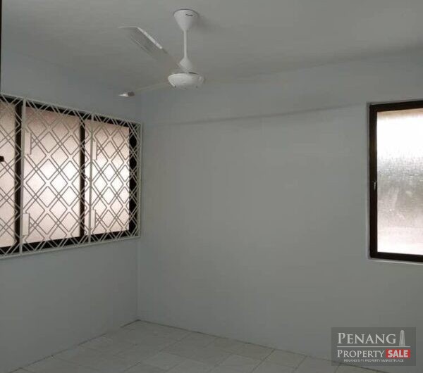 Stragetic location flat at Sungai Dua for sale