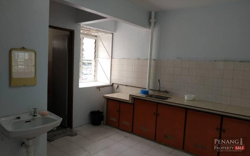 Stragetic location flat at Sungai Dua for sale