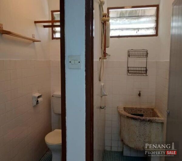 Stragetic location flat at Sungai Dua for sale