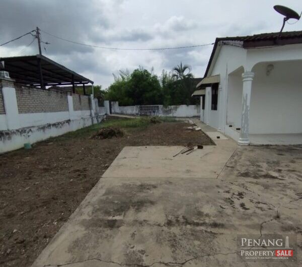 (HUGE LAND 5845 sqt, SINGLE STOREY BUNGALOW) Taman Markisah