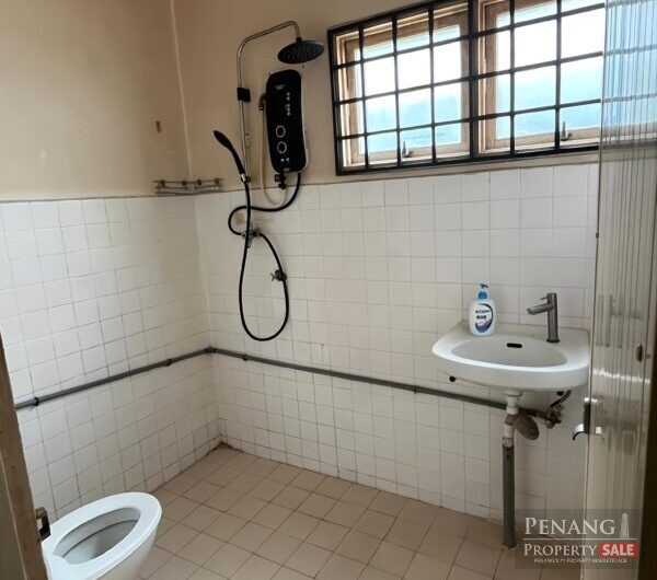 2 Storey Terrace At Jalan Ru – Land:1400sf – Partly Renovated – Farlim