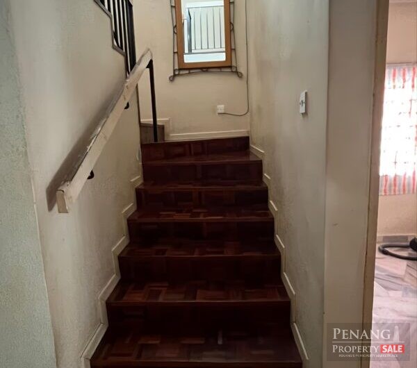 2 Storey Terrace At Jalan Ru – Land:1400sf – Partly Renovated – Farlim