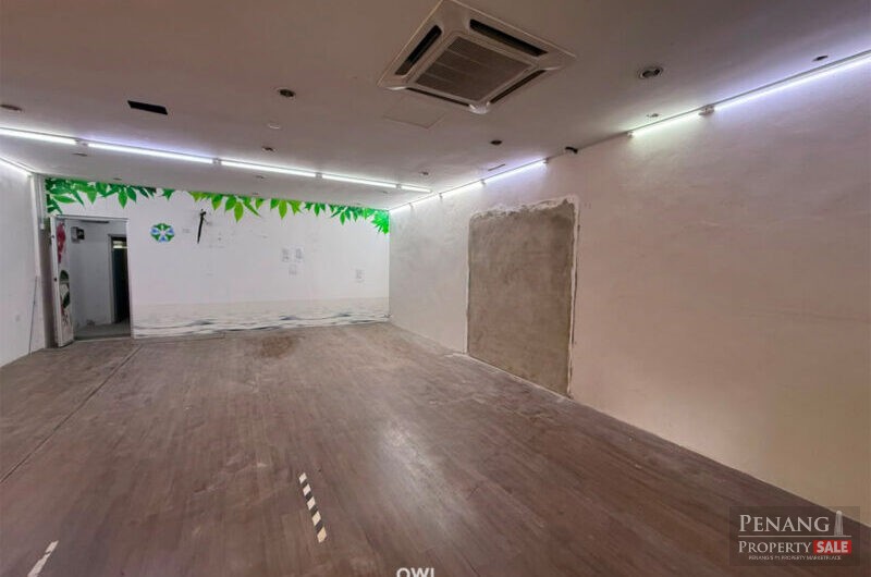 Ground Floor Shoplot 2,000 sqft for Rent at Bayan Lepas | Facing Main Road
