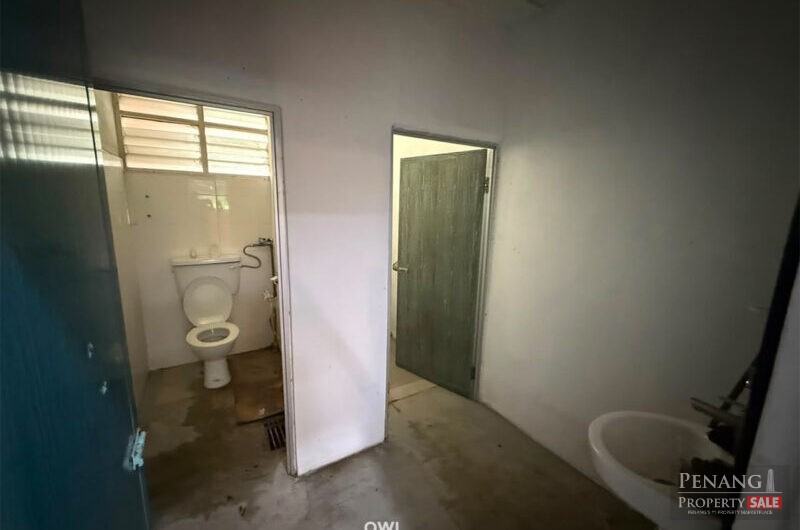 Ground Floor Shoplot 2,000 sqft for Rent at Bayan Lepas | Facing Main Road