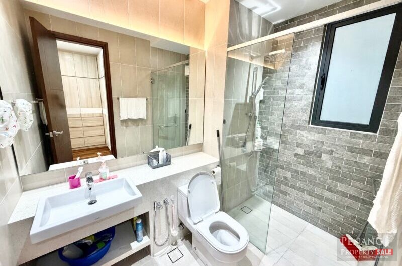 Queens Residence Q1 @ Bayan Lepas next to Queensbay Mall 1200sqft with Nice Seaview For Sale