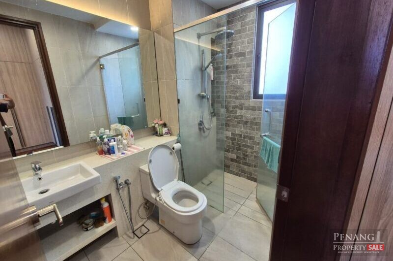 Queens Residence 1 @Bayan Lepas 1200sf seaview unit for sale