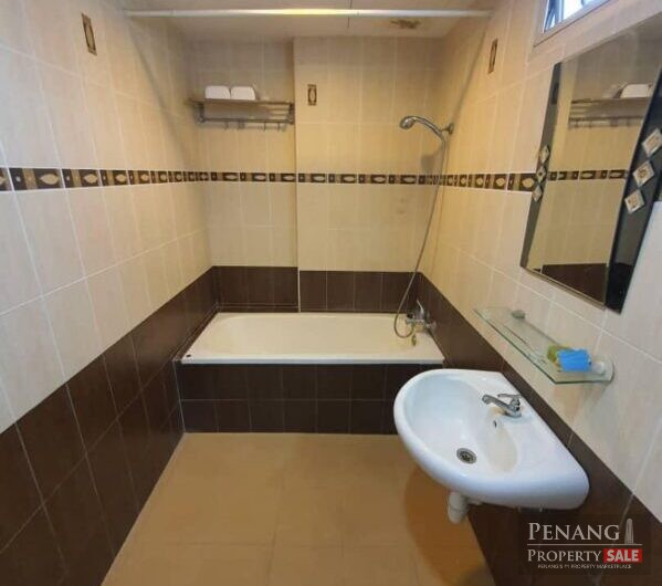 Putra Place  at Bayan Lepas with 2 car parks for sale