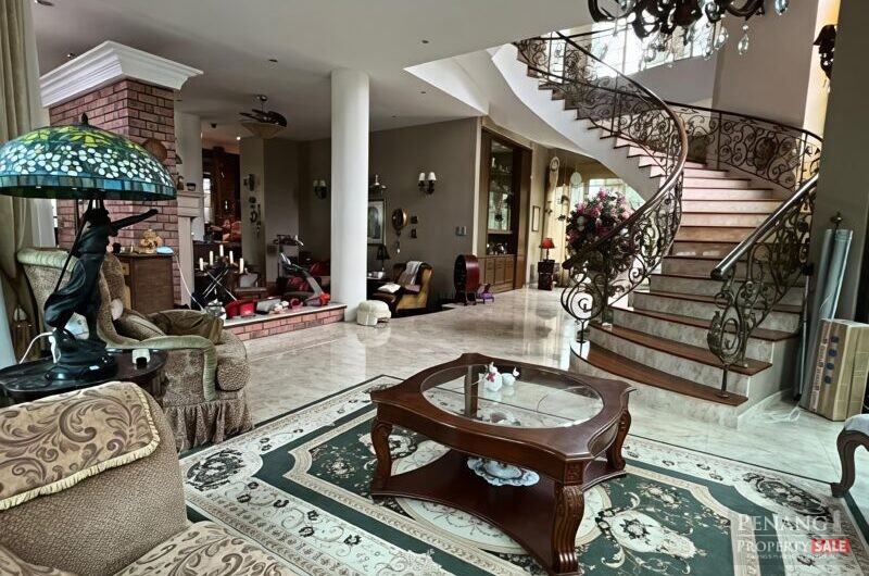 3 Storey Bungalow – Land:5200sf – Fully Renovated – Pulau Tikus