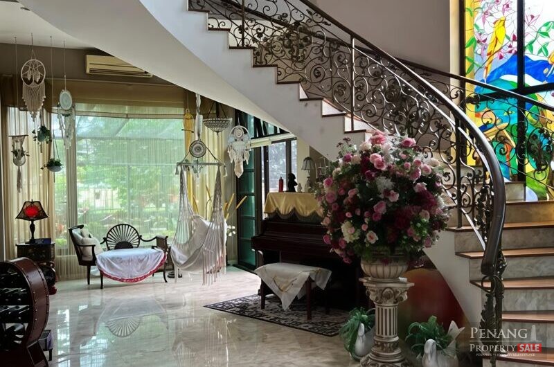 3 Storey Bungalow – Land:5200sf – Fully Renovated – Pulau Tikus