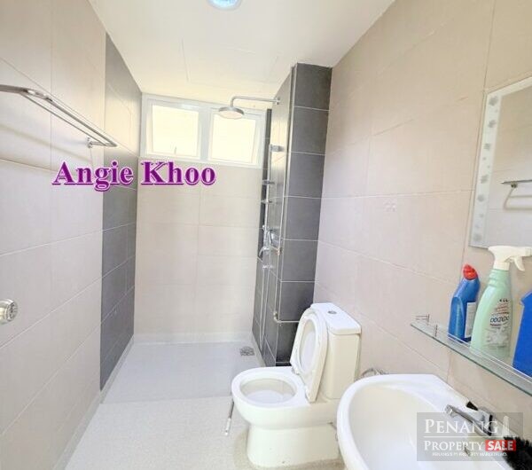 1120sqft 2 Car Parks Gardens Ville in Sungai Ara Renovated