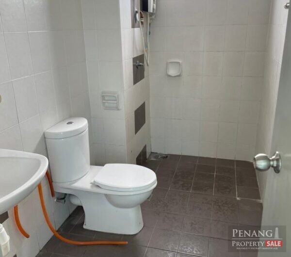 GOLDEN TRIANGLE 1 FOR SALE, 5 CARPARKS, 1315 SQFT. PARTIAL FURNSIHED