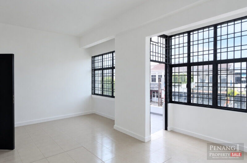 3 Sty Shop | Jalan Siam Georgetown , off Dato keramat 3300sf Renovated