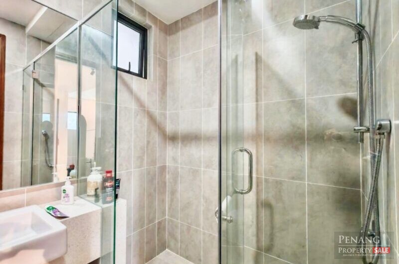 Queens Residences Q1 Direct Seaview @Queensbay 3 Bedrooms For Sale
