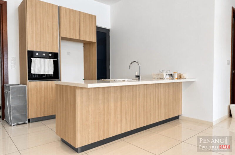 Queens Residence Q1 Renovated & Seaview 1410sf Queensbay Mall
