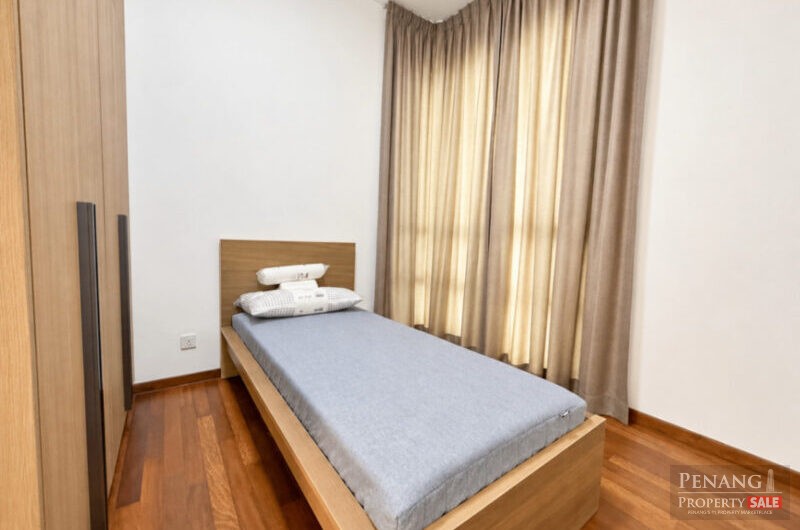 Queens Residence Q1 Renovated & Seaview 1410sf Queensbay Mall