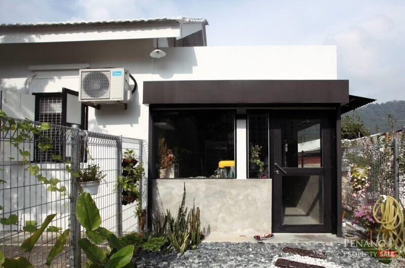 Single Storey Semi D at Tanjung Tokong renovated and furnished for rent