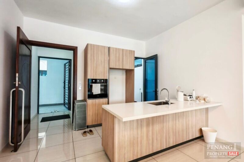 Queens Residences Q1 Direct Seaview @Queensbay 3 Bedrooms For Sale