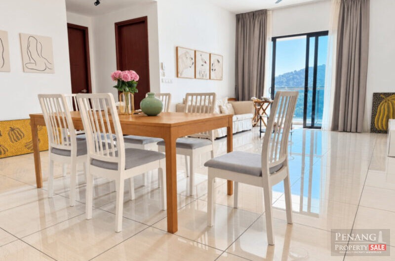 Queens Residence Q1 Renovated & Seaview 1410sf Queensbay Mall