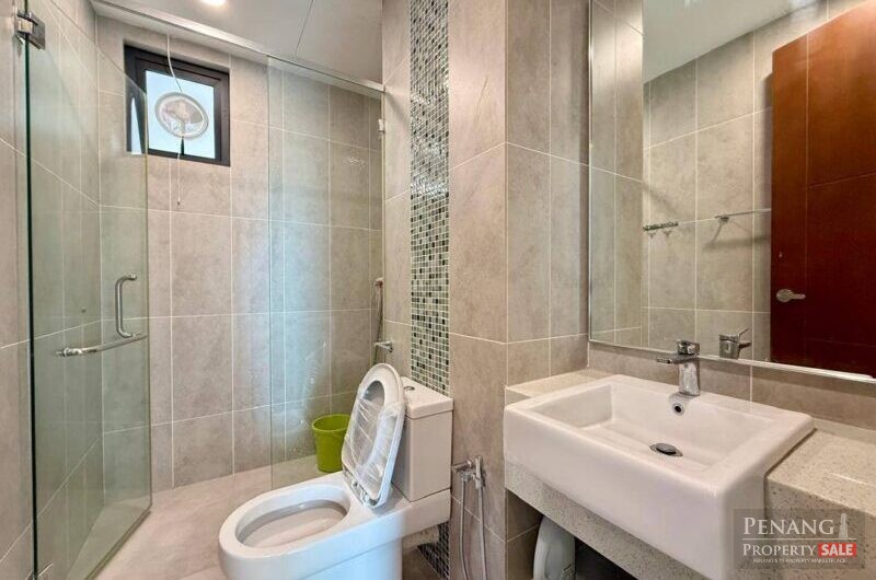 Queens Waterfront Q2  Seaview Fully Renovated Unit Queensbay Mall